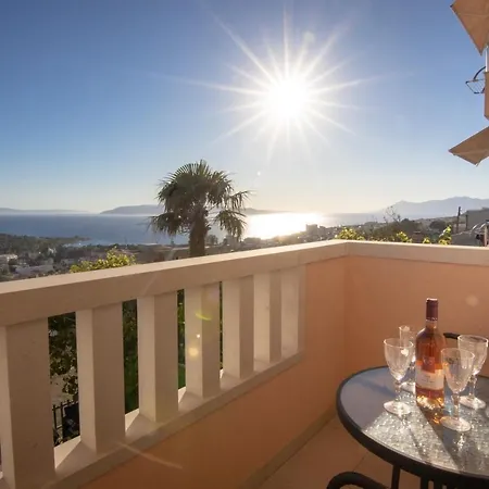 Apartment Dany - Free Beach Parking Makarska Exterior photo