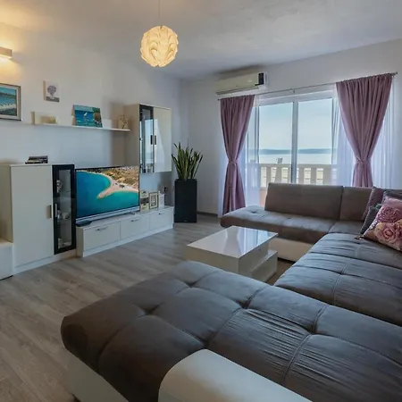 Apartment Dany - Free Beach Parking Makarska Exterior photo