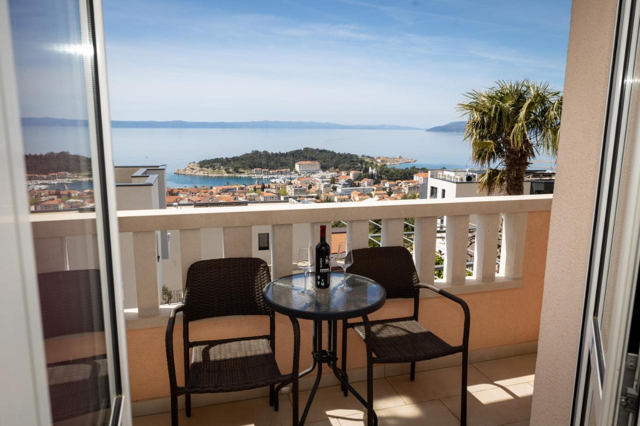 Dany - Free Parking Makarska